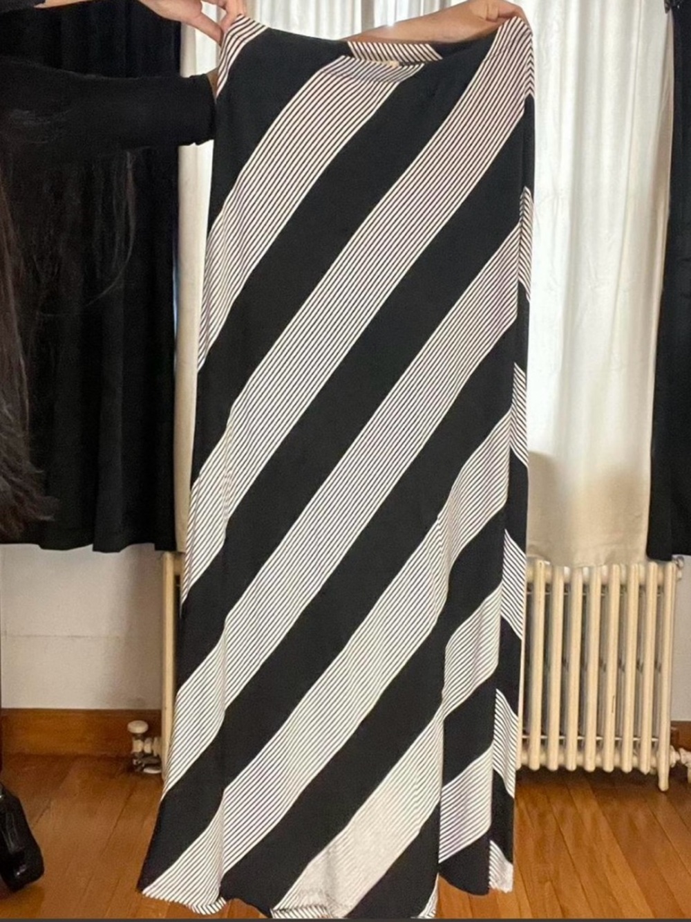 Black and White Diagonal Stripe Maxi Skirt - Picture 4 of 6